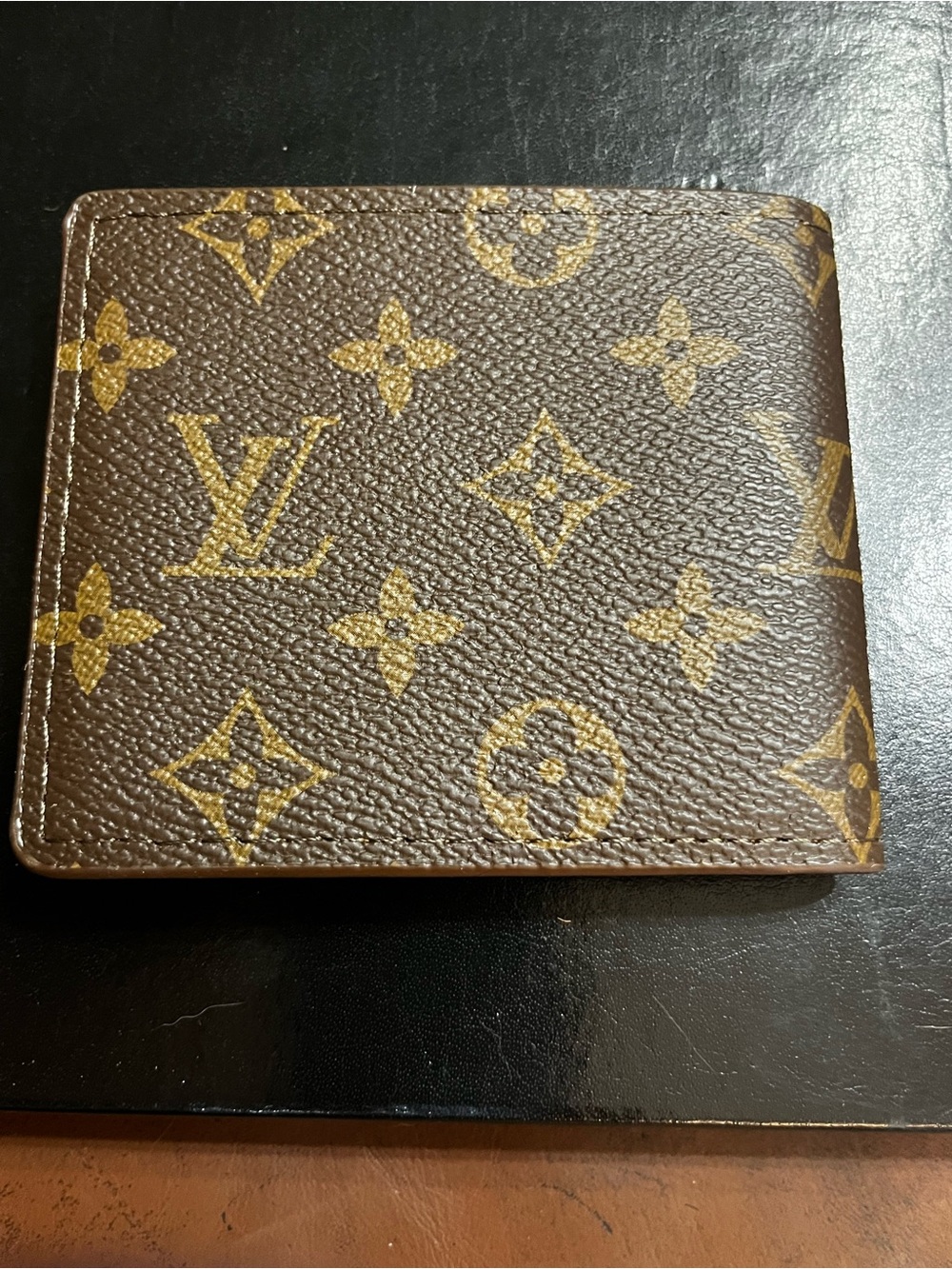 🟫 Louis. Vuitton. Brown Signature Monogram Bi-fold Wallet - Picture 6 of 6